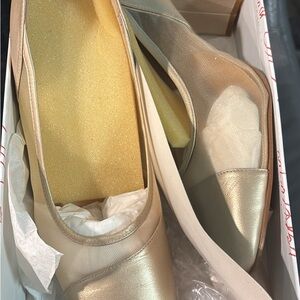 Elegant Gold Women's Shoes
